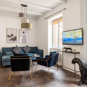 Travel Homes - The Rokst: Rare, Central And Modern