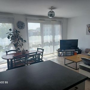 Appt T3 Cuisine Amenagee Et Equipee Acces Pmr