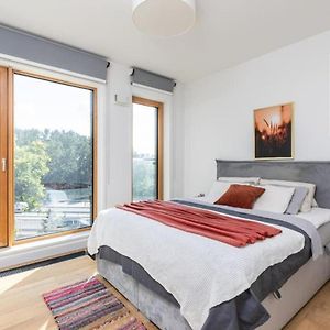 Superapart Okrzei 2, Urban Oasis With Views