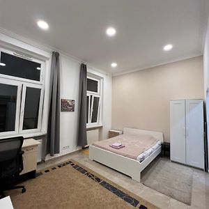 Bella Studio - A Cozy Studio In The City Center