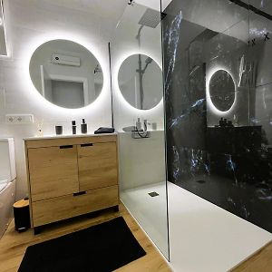 Appartement à 3 Chambres à Coucher