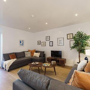 Appartement à 3 Chambres à Coucher