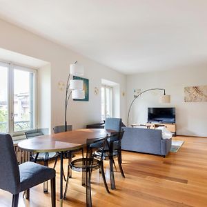 Appartement à 2 Chambres à Coucher