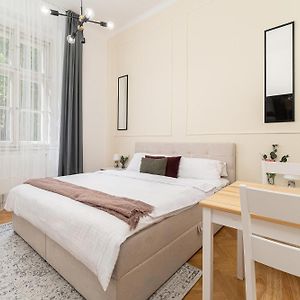 Private Bathroom King Room