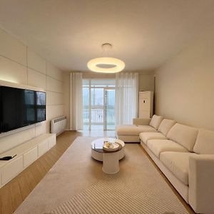 Appartement à 4 Chambres à Coucher