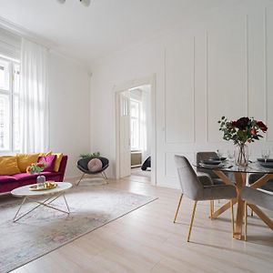 Appartement à 3 Chambres à Coucher