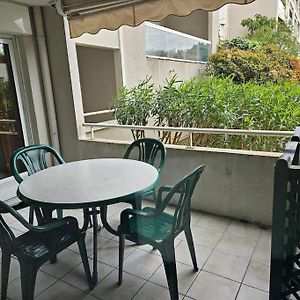 Appartement à 2 Chambres à Coucher