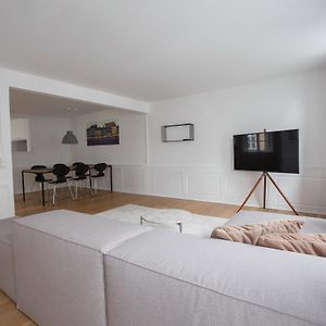 Appartement à 2 Chambres à Coucher