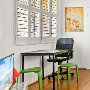 Convenient Studio In Trendy Inner-City Suburb