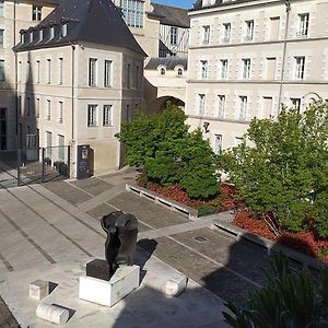Appart 2 Pieces Et Jardin Hyper Centre Ville