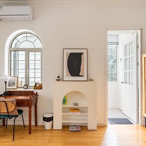 Shanghai Downtown Flower B&B - West Fuxing Road Branch