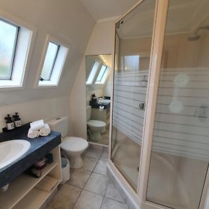 Studio Lit King-Size