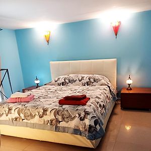 GoldenCube Guest House