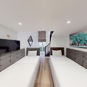 Private Bathroom Quadruple Room