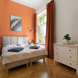 Appartement à 4 Chambres à Coucher