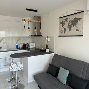 Studio Antibes Port Vauban.