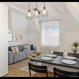 Appartement à 2 Chambres à Coucher