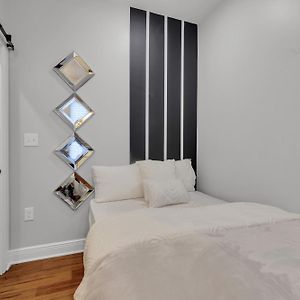 Studio Lit King-Size