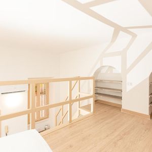 Cream Little Apartment - M1 - City Center