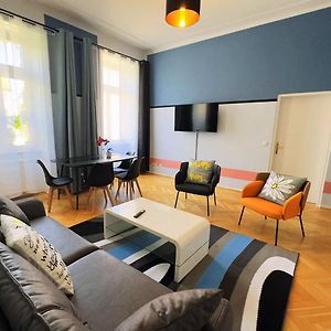 Appartement à 2 Chambres à Coucher