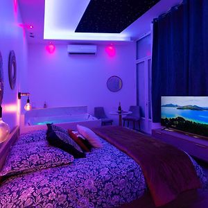 Appartement de Luxe à 1 Chambre à Coucher