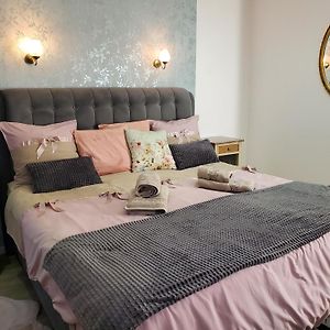 Mirka & Franck Apartment Chic 4 Stars Parking Free