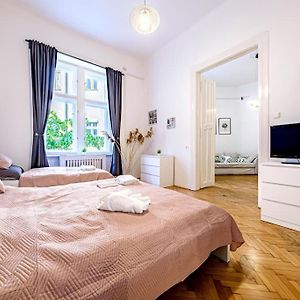 Appartement à 2 Chambres à Coucher