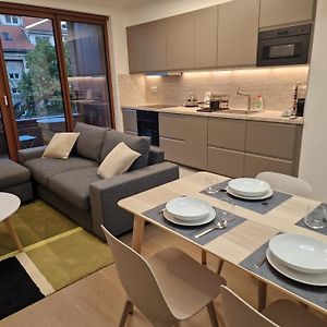 Appartement à 2 Chambres à Coucher
