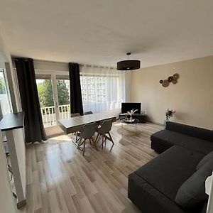 Appartement à 2 Chambres à Coucher