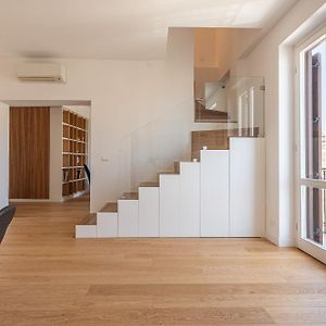 Oretea Apartment With Terrace By Wonderful Italy
