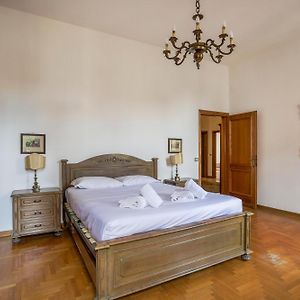 Appartement à 3 Chambres à Coucher