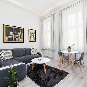 Two Bedroom Apartment - Starowislna 36