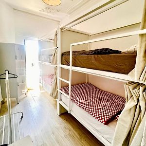 Chambre Juste Pour Femmes Dortoir