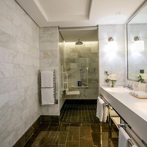 Chambre Accessible aux Personnes à Mobilité Réduite Fairmont Lit King-Size