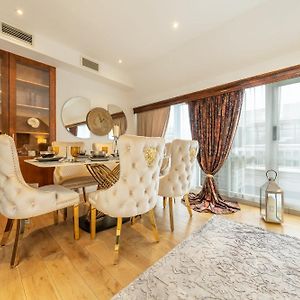 Appartement de Luxe à 3 Chambres à Coucher