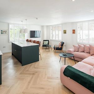Appartement à 2 Chambres à Coucher