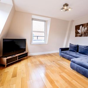 Appartement à 3 Chambres à Coucher