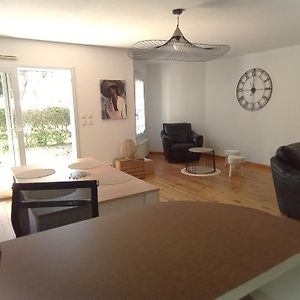 Appartement Spacieux Au Calme