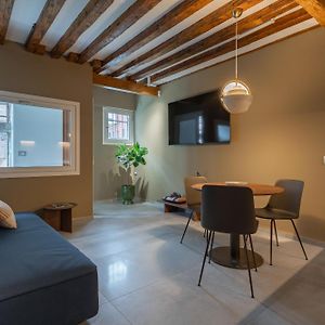 Appartement de Luxe à 1 Chambre à Coucher