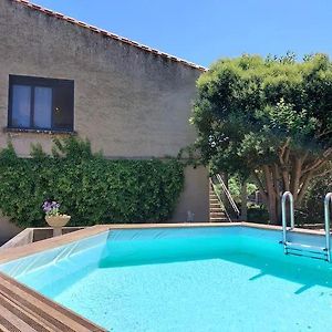 Villa à 3 Chambres à Coucher