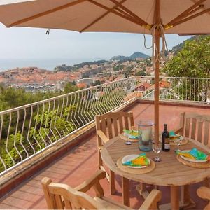 Villa à 3 Chambres à Coucher