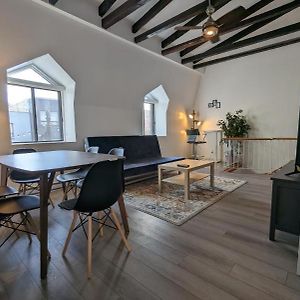 Appartement à 2 Chambres à Coucher