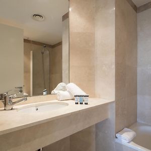 Appartement à 3 Chambres à Coucher