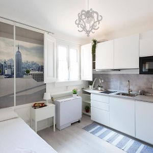 Commenda White Studio