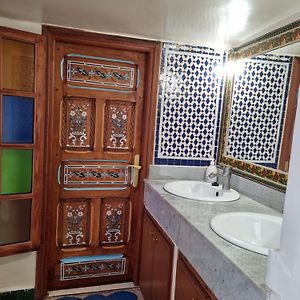 Chambre Standarde Lit Queen-Size