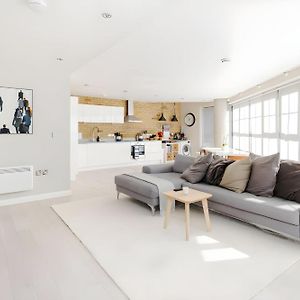 Appartement à 2 Chambres à Coucher