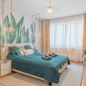 Two-Bedrooms Apartment Cbd Bp