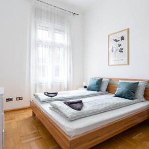 Urania Apartments