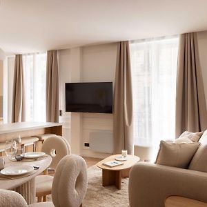 Appartement de Luxe à 2 Chambres à Coucher