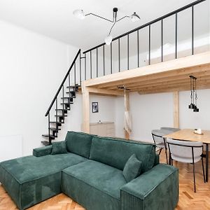 Appartement à 2 Chambres à Coucher
